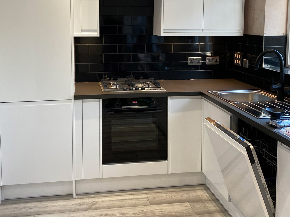 Modern white Kitchen