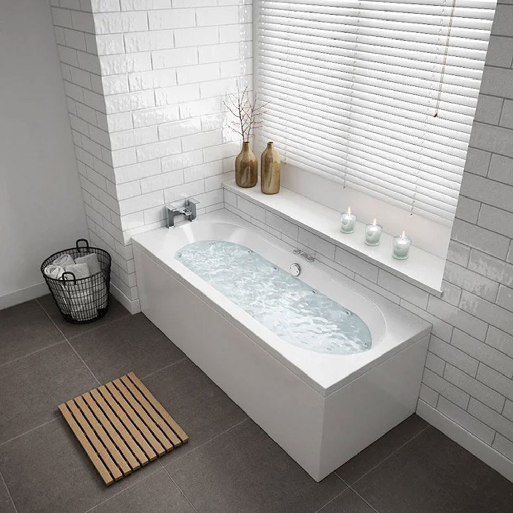 Straight Whirl Bathtub. Whirlpool Bathroom Suite