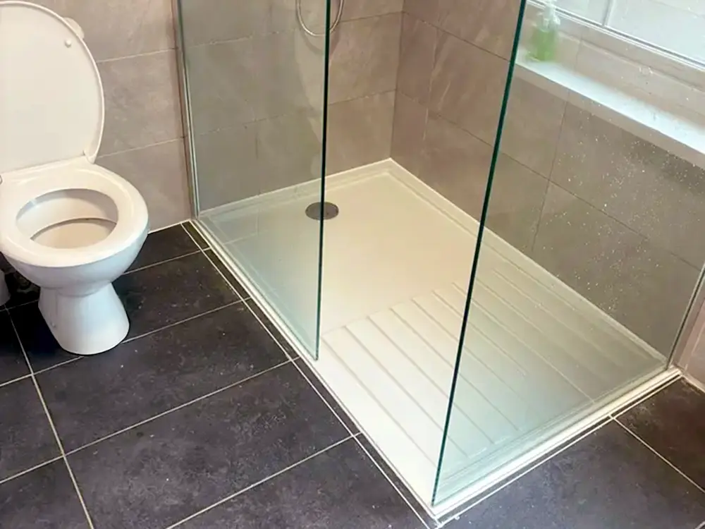 Bathroom leak repair – shower tray & enclosure.