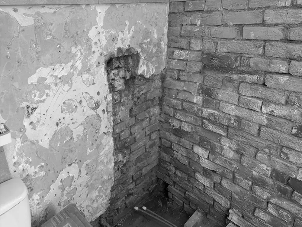 Leak investigation stage